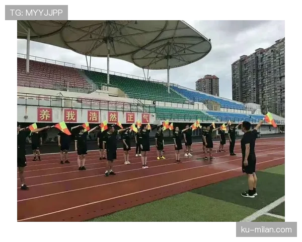 旗示规则的细节解读：裁判何时必须举旗示警？